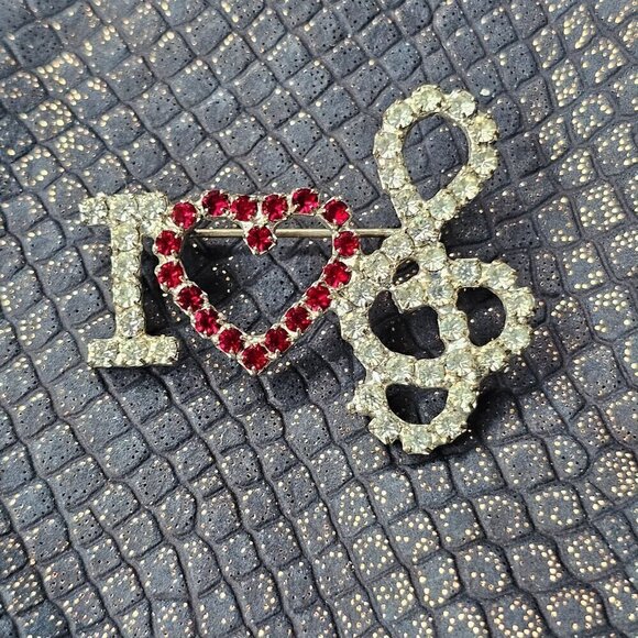 I Love Music Treble Clef Heart Rhinestone Brooch Pin - Picture 1 of 7